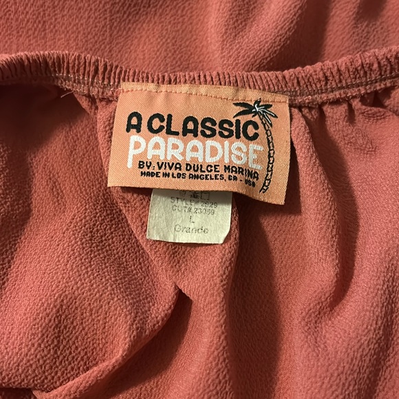 A Classic Paradise off the shoulder bats top - Picture 4 of 4